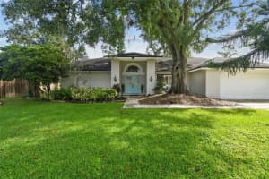 1905 Horseshoe Dr, PLANT CITY