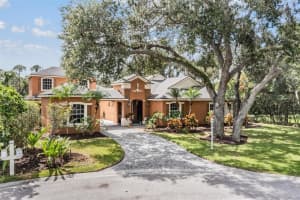 7900 Umbrella Pine Way, SARASOTA