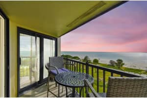 7532 Bayshore Dr #402, TREASURE ISLAND