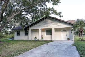 40 N Bloxham Ave, FORT MEADE 40 N Bloxham Ave, FORT MEADE