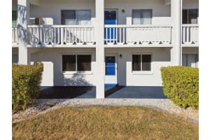 350 79th Ave N #108, ST PETERSBURG