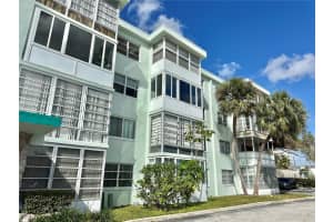 100 Waverly Way #302, CLEARWATER