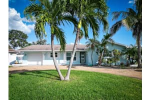 10133 4th St E, TREASURE ISLAND