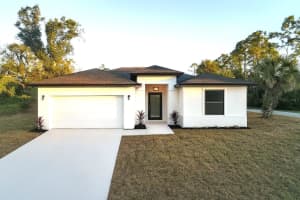 2588 Hemet St, NORTH PORT