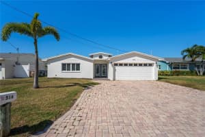 516 Crystal Dr, MADEIRA BEACH