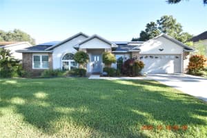 2712 Falling Leaves Dr, VALRICO