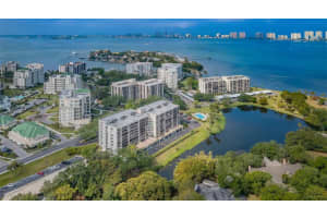220 Belleview Blvd #305, BELLEAIR