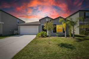 1748 Red Loop, LAKELAND