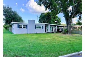 1604 Crystal Ct E, LAKELAND