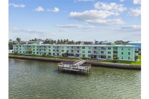 464 N Paula Dr #221, DUNEDIN