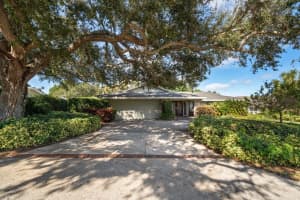 308 Eastleigh Dr, BELLEAIR