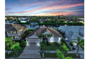 1309 Alhambra Dr, APOLLO BEACH