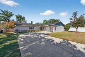 612 Green Cove Dr, BRANDON