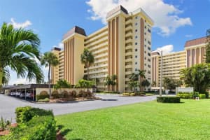 4550 Cove Cir #404, ST PETERSBURG