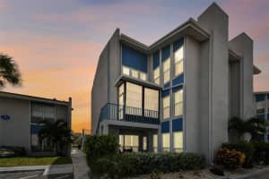 315 Medallion Blvd #e, MADEIRA BEACH