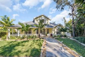 266 Florida Blvd, CRYSTAL BEACH