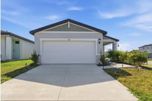 2301 E Newsome Rd, PLANT CITY