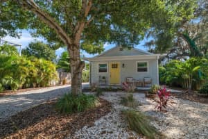 409 Maryland Ave, CRYSTAL BEACH