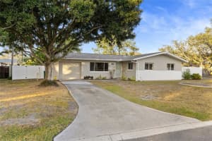 13705 Jamaica Dr, SEMINOLE