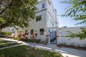 536 4th Ave S #3, ST PETERSBURG