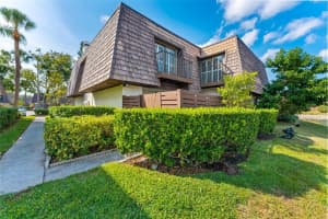 15233 W Pond Woods Dr #404, TAMPA