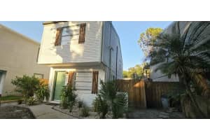 10213 N Ojus Dr, TAMPA