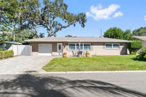 13725 Bermuda Dr, SEMINOLE