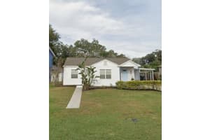 911 W Candlewood Ave, TAMPA