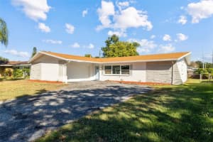 869 Deville Dr E, LARGO