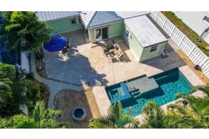 107 8th St, BELLEAIR BEACH