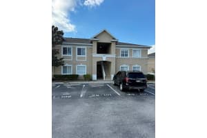 9529 Newdale Way #102, RIVERVIEW