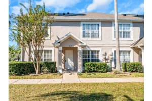 417 Kensington Lake Cir, BRANDON