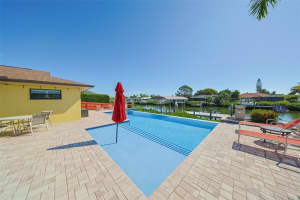 914 Chipaway Dr, APOLLO BEACH