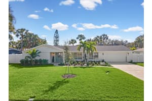 819 Jacaranda Dr, LARGO