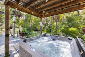 6110 Bear Trl, WEEKI WACHEE