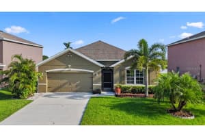 220 Sorrento Dr, COCOA