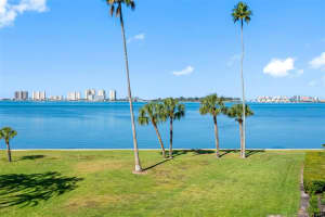 100 Oakmont Ln #301, BELLEAIR