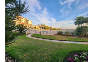 6361 Bahia Del Mar Blvd #104, ST PETERSBURG