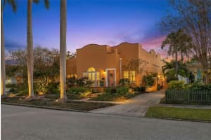 426 20th Ave Ne, ST PETERSBURG