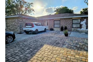 1206 Windy Ridge Dr, BRANDON