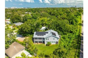 321 Barbara Cir, BELLEAIR