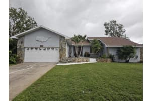 2210 Bayou Dr, HOLIDAY 2210 Bayou Dr, HOLIDAY