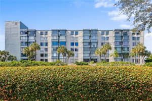 644 Island Way #304, CLEARWATER BEACH