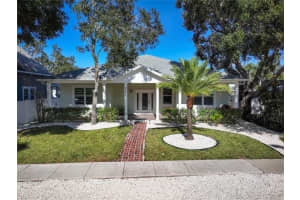 416 Indiana Ave, CRYSTAL BEACH