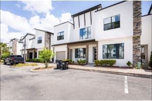 320 Villa Domani Ct, DAVENPORT