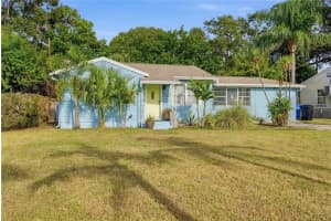 1249 Essex Dr N, ST PETERSBURG