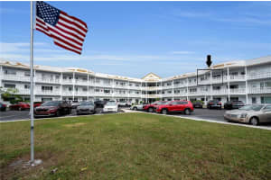 2428 Columbia Dr #64, CLEARWATER