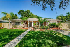 705 Bayshore Dr, TARPON SPRINGS