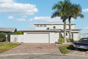 11055 6th St E, TREASURE ISLAND