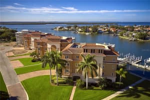 48 Bayview Ct S #a, ST PETERSBURG